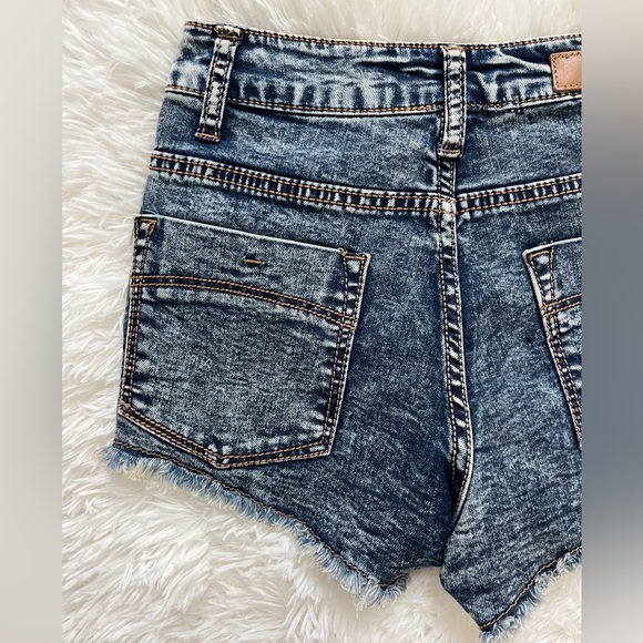 RSQ High-waisted Dark-Wash Ripped Denim Shorts Size 0, XS - Picture 8 of 14